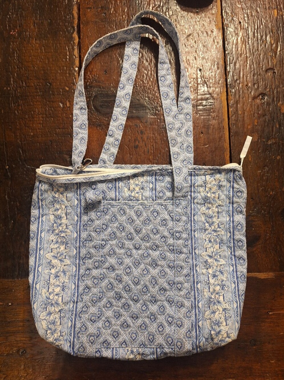 VINTAGE Longaberger Blue and White Floral Patchwork Tote (Broken Strap)